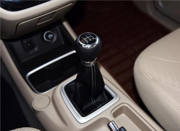 华晨金杯750 2016款 1.5L 豪华型 中控类   挡把