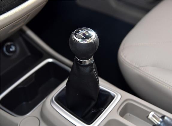 华晨金杯750 2018款 1.5L 舒适天窗版 中控类   挡把