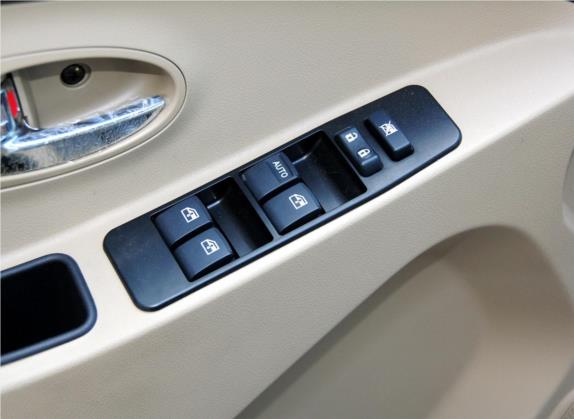 智尚S30 2013款 1.5L 手动时尚型 车厢座椅   门窗控制