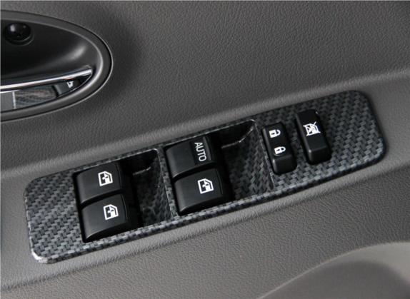 智尚S30 2015款 1.5L 手动电商版 车厢座椅   门窗控制