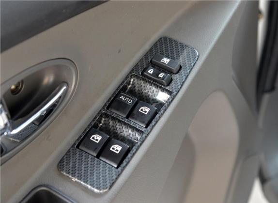智尚S30 2015款 1.5L 手动舒适型 车厢座椅   门窗控制