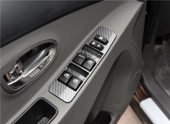智尚S30 2015款 1.5L 手动豪华型 车厢座椅   门窗控制