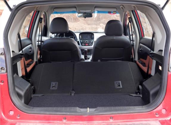 智尚S35 2016款 1.5L 手动精英版 车厢座椅   后备厢