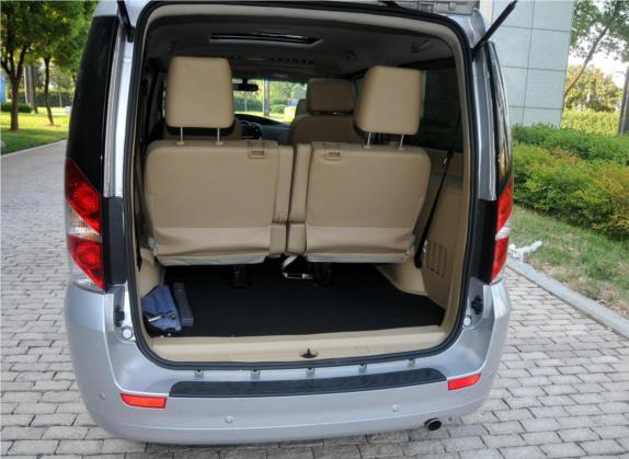 瑞风M5 2012款 2.0T 汽油自动商务版 车厢座椅   后备厢