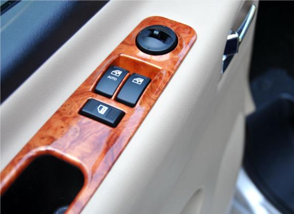 瑞风M5 2012款 2.0T 汽油自动商务版 车厢座椅   门窗控制