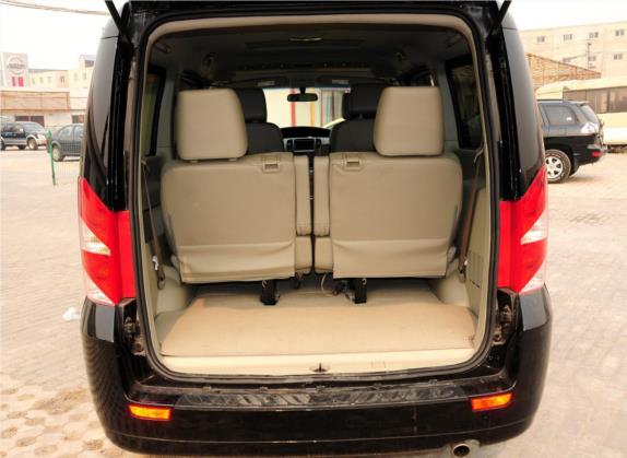 瑞风M5 2012款 2.0T 汽油手动公务版 车厢座椅   后备厢