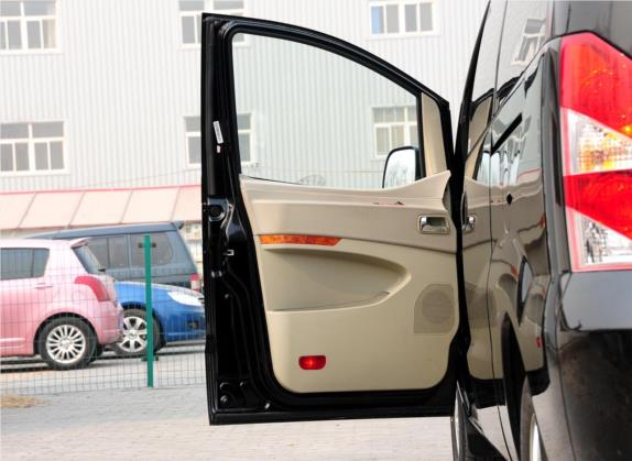 瑞风M5 2012款 2.0T 汽油手动公务版 车厢座椅   前门板