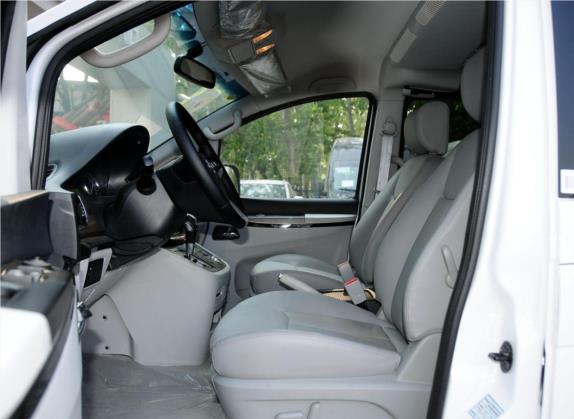 瑞风M5 2013款 2.0T 汽油自动公务版 车厢座椅   前排空间