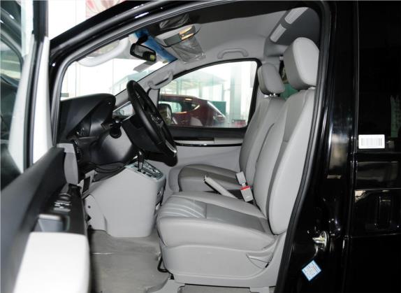瑞风M5 2013款 2.0T 汽油自动商务版 车厢座椅   前排空间