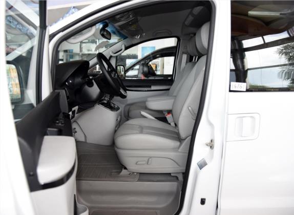 瑞风M5 2013款 2.0T 汽油手动公务版 车厢座椅   前排空间