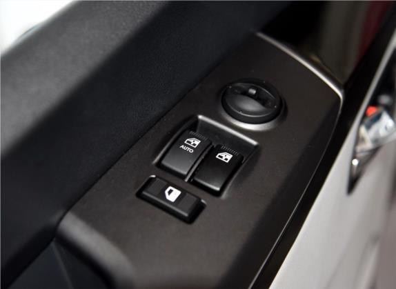 瑞风M5 2013款 2.0T 汽油手动公务版 车厢座椅   门窗控制