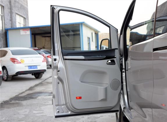 瑞风M5 2014款 1.9T 柴油手动商务版 车厢座椅   前门板