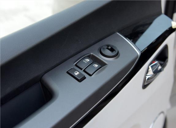 瑞风M5 2014款 1.9T 柴油手动商务版 车厢座椅   门窗控制