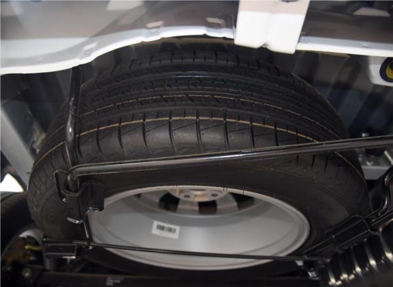 瑞风M5 2016款 2.0T 汽油手动公务版 其他细节类   备胎