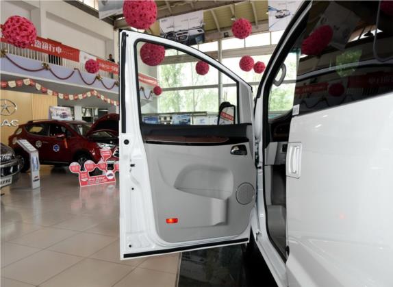 瑞风M5 2016款 2.0T 汽油自动公务版 车厢座椅   前门板