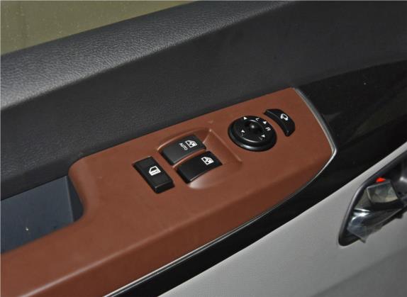 瑞风M5 2017款 2.0T 汽油手动公务版 车厢座椅   门窗控制