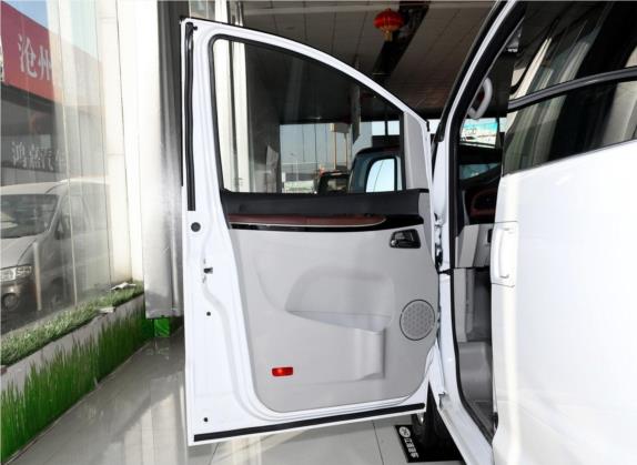 瑞风M5 2017款 2.0T 汽油双离合公务版 车厢座椅   前门板