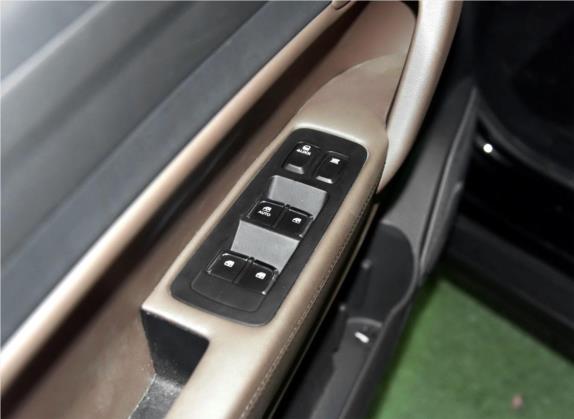 瑞风S5 2015款 2.0T 自动豪华版 车厢座椅   门窗控制