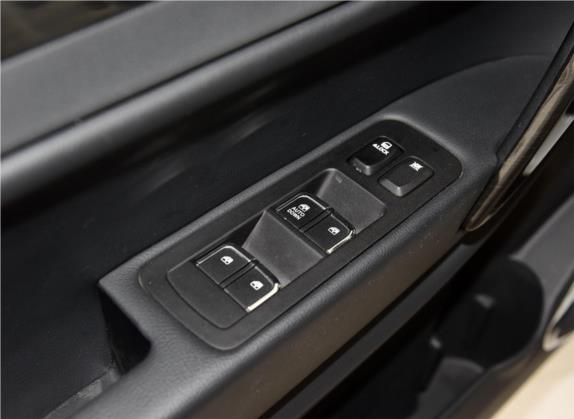 瑞风S5 2017款 1.5T 手动电商版 车厢座椅   门窗控制
