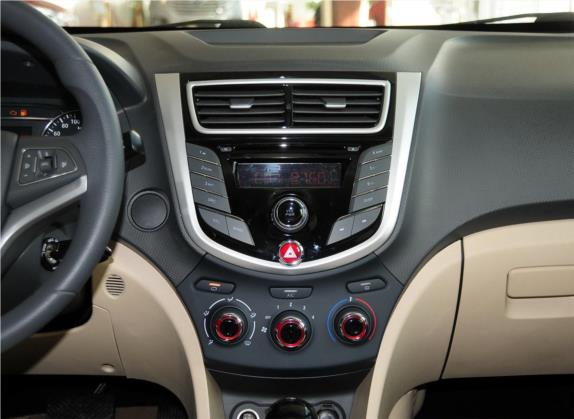 和悦A30 2013款 1.5L CVT豪华型 国IV 中控类   中控台