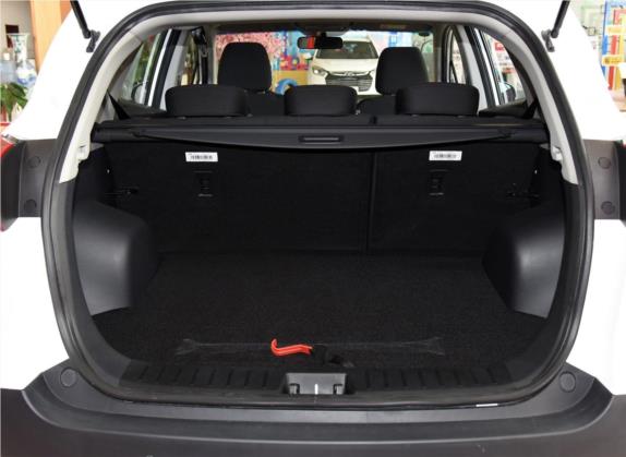瑞风S3 2018款 智驱版 1.5L 手动豪华型 车厢座椅   后备厢