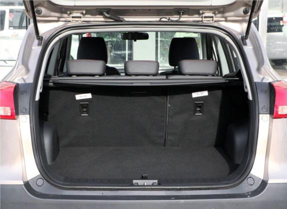 瑞风S3 2018款 定制版 1.5L 手动豪华型 车厢座椅   后备厢