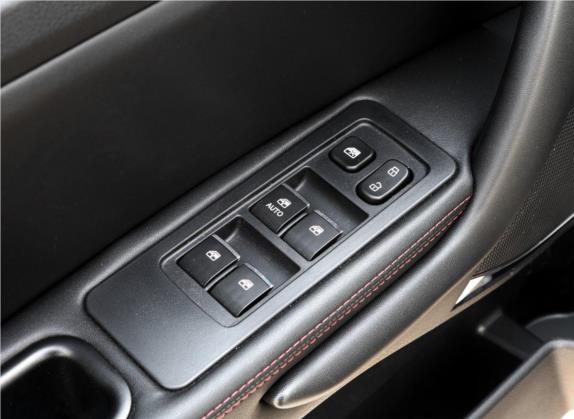 瑞风S3 2018款 定制版 1.5L 手动豪华型 车厢座椅   门窗控制