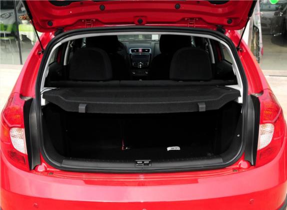 和悦A13RS 2014款 CROSS 1.3L 手动豪华型 车厢座椅   后备厢