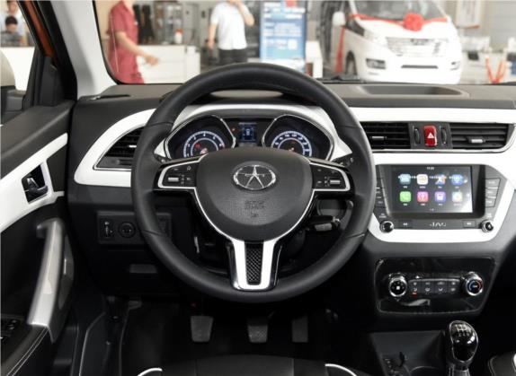 瑞风S2 2016款 1.5L 手动豪华智能型 双色版 中控类   驾驶位