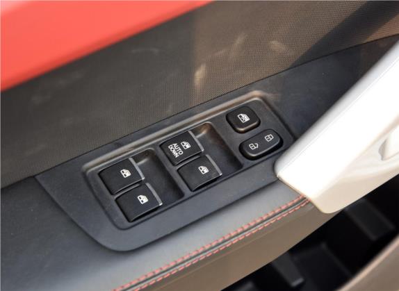 瑞风S2 2017款 1.5L CVT豪华型互联版 车厢座椅   门窗控制