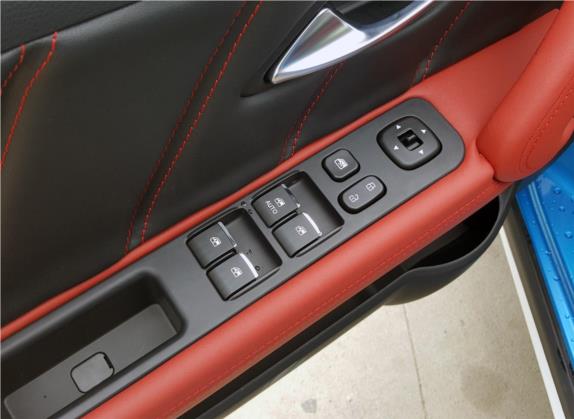 瑞风S2mini 2017款 1.3L 智臻版 车厢座椅   门窗控制