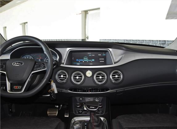 瑞风S7 2019款 1.5T 自动安全型 5座 中控类   中控台