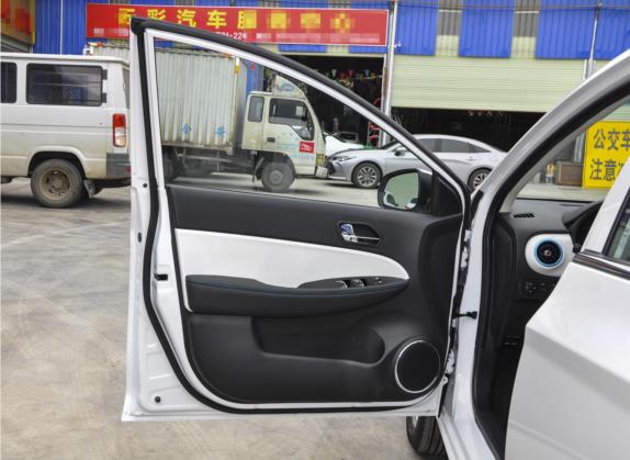 江淮iEV7 2021款 iEV7L 舒适版 车厢座椅   前门板