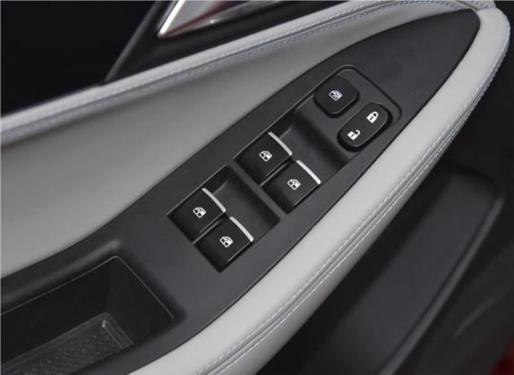 嘉悦A5 2020款 1.5T CVT梦想型 车厢座椅   门窗控制