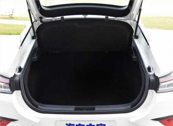 嘉悦A5 2020款 1.5T 手动超越型 车厢座椅   后备厢
