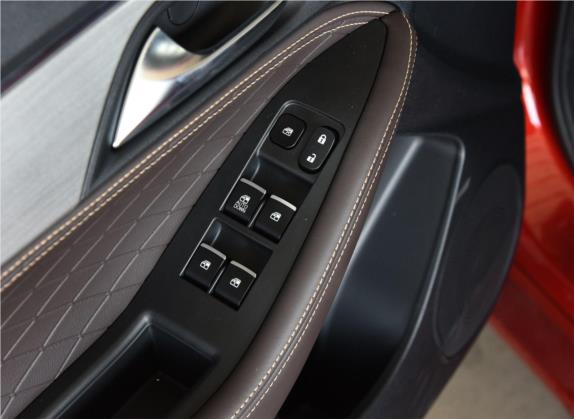 嘉悦A5 2020款 1.5T CVT精英+型 车厢座椅   门窗控制