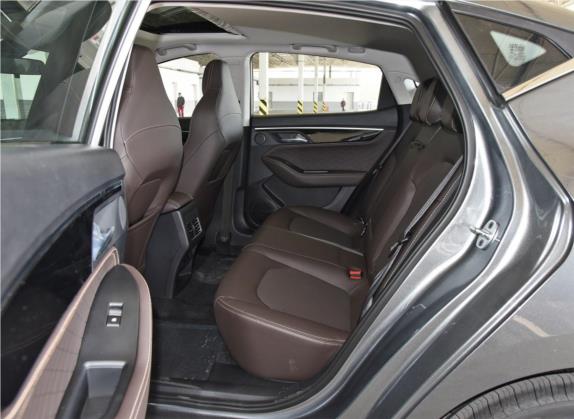 嘉悦A5 2020款 1.5T CVT超越+型 车厢座椅   后排空间
