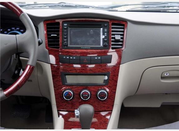 宾悦 2009款 2.0L 自动豪华型 中控类   中控台