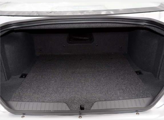 宾悦 2009款 2.0L 自动豪华型 车厢座椅   后备厢