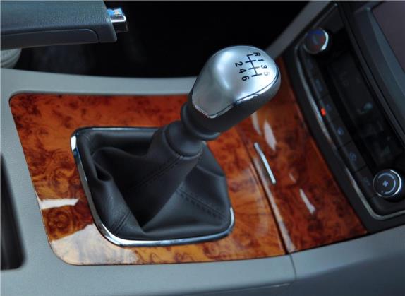 宾悦 2011款 1.8L 手动豪华型 中控类   挡把