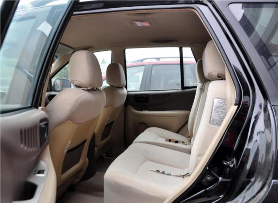 瑞鹰 2009款 2.0L 两驱都市版 车厢座椅   后排空间