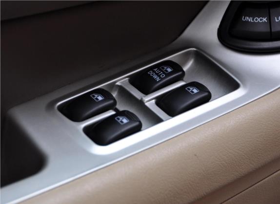 瑞鹰 2009款 2.0L 两驱都市版 车厢座椅   门窗控制