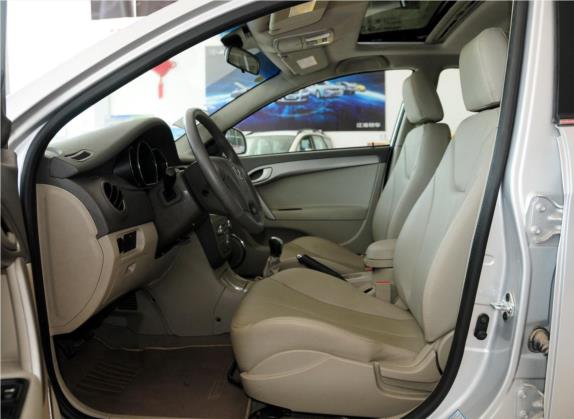 和悦 2012款 1.5L 手动尊逸型 车厢座椅   前排空间