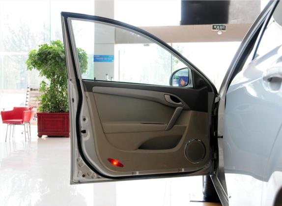和悦 2012款 1.5L 手动尊逸型 车厢座椅   前门板