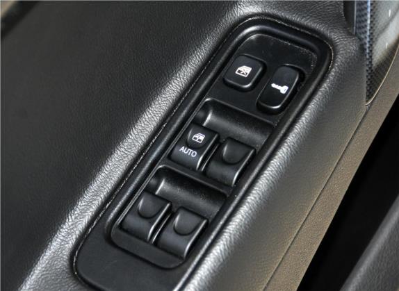 和悦 2012款 1.5L 手动尊贵运动型 车厢座椅   门窗控制