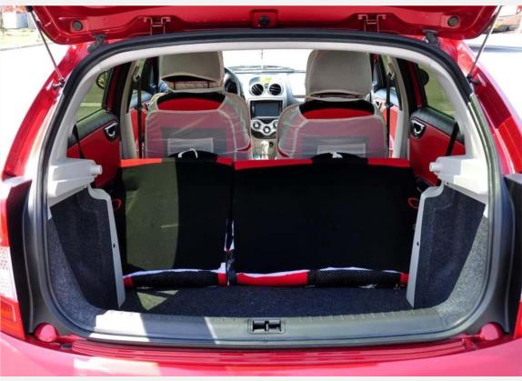 同悦RS 2009款 RS 1.3L 手动豪华型 车厢座椅   后备厢