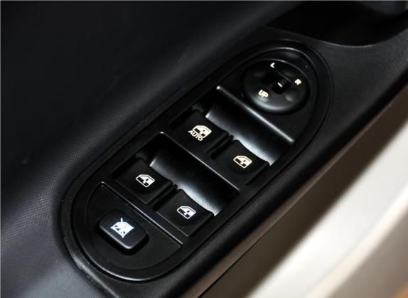 同悦 2012款 1.3L 手动豪华型 车厢座椅   门窗控制