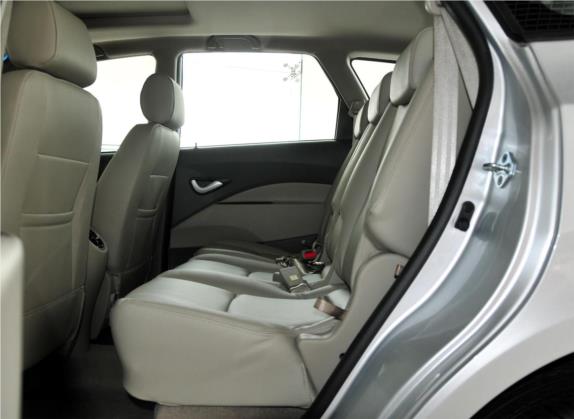 瑞风M2 2011款 1.8L MT尊逸型5座 车厢座椅   后排空间