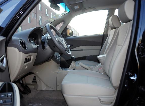 瑞风M2 2012款 1.5L MT宜家豪华版 车厢座椅   前排空间