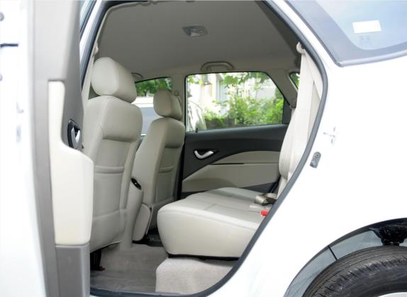 瑞风M2 2012款 1.8L MT宜商豪华版5座 车厢座椅   后排空间